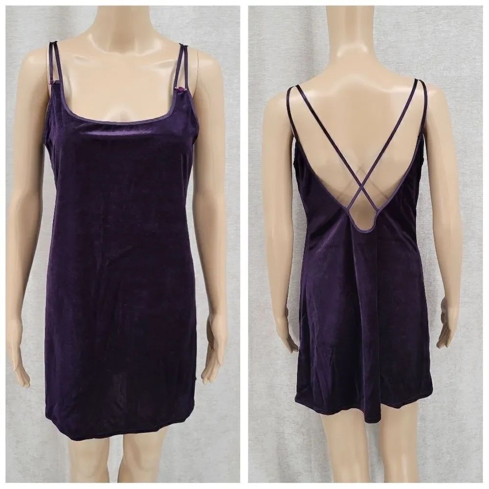 EXPRESSIONS by California Dynasty Purple Velvet 90s Chemise